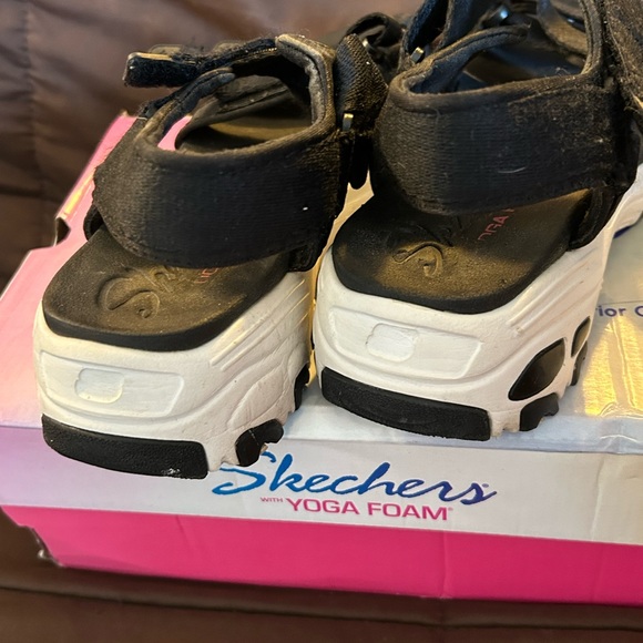 SKECHERS YOGA FOAM SANDALS Sz 9 - Picture 2 of 8